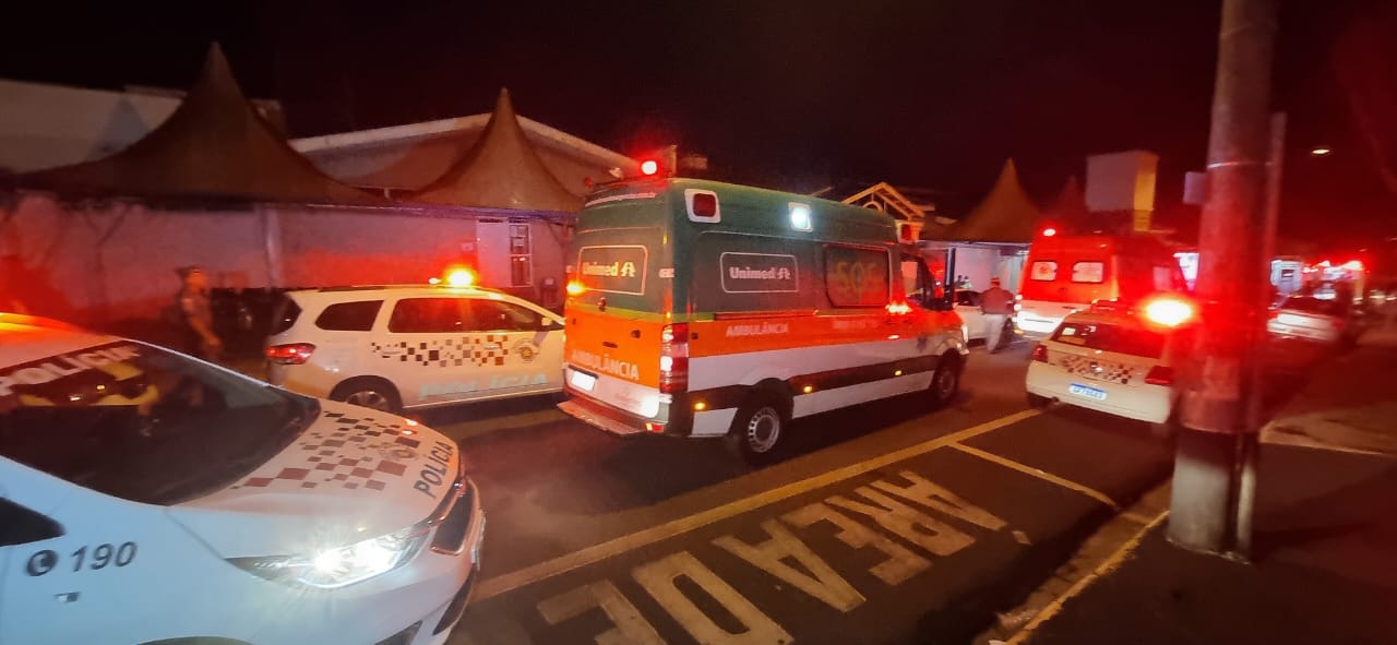 Foto 5 de 8 — Homem invade hospital e esfaqueia pessoas em Américo Brasiliense